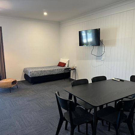 Longreach Motor Inn Экстерьер фото