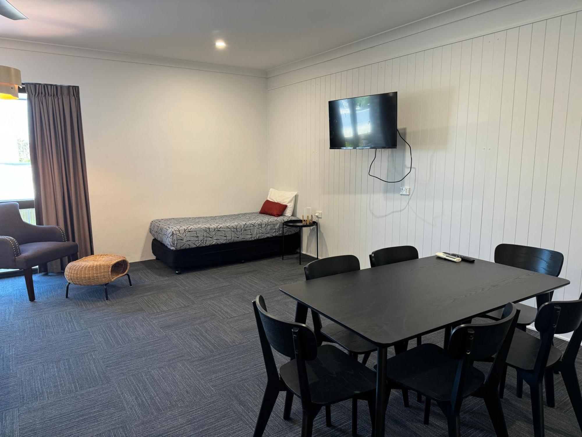 Longreach Motor Inn Экстерьер фото
