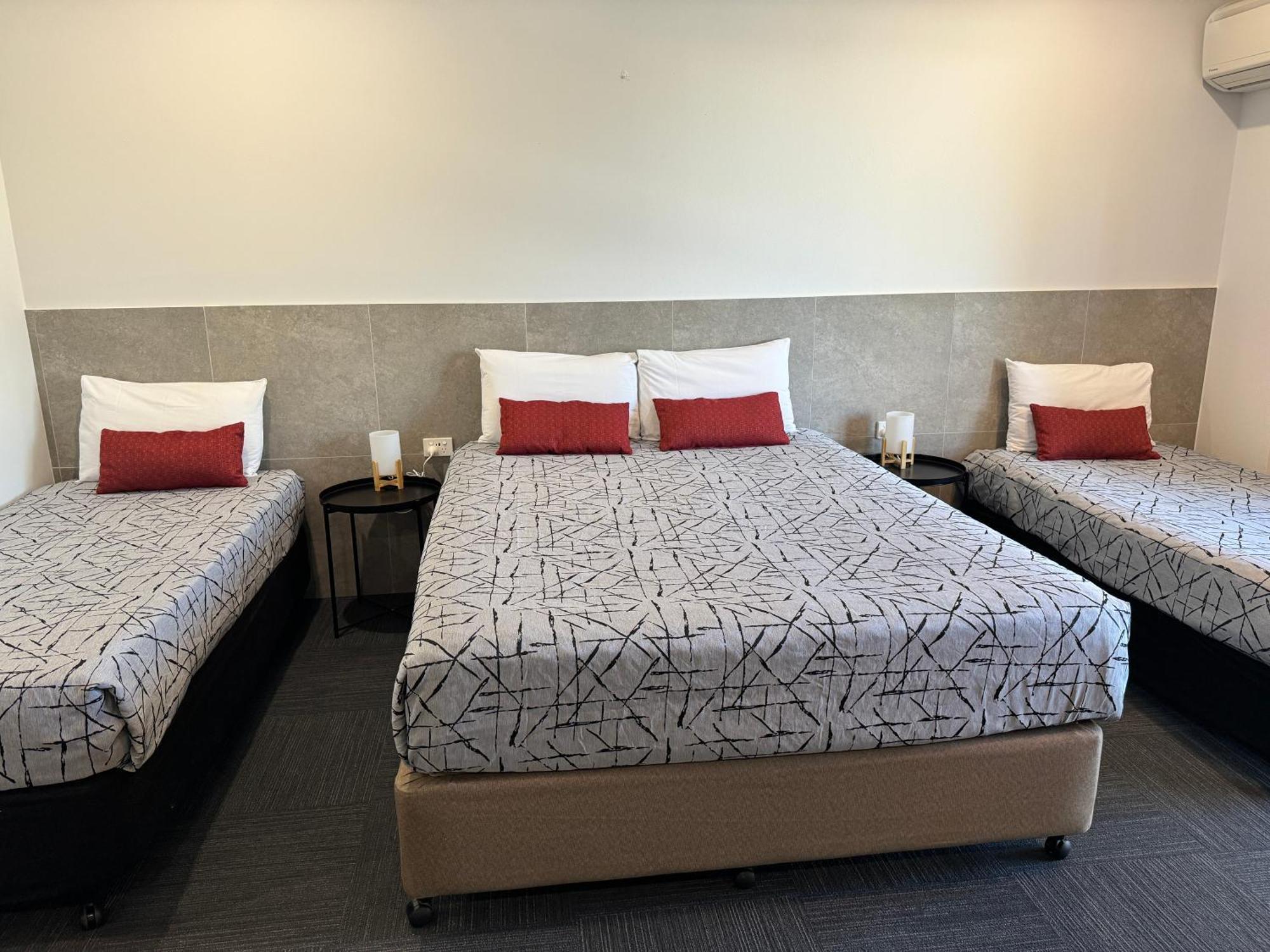 Longreach Motor Inn Экстерьер фото