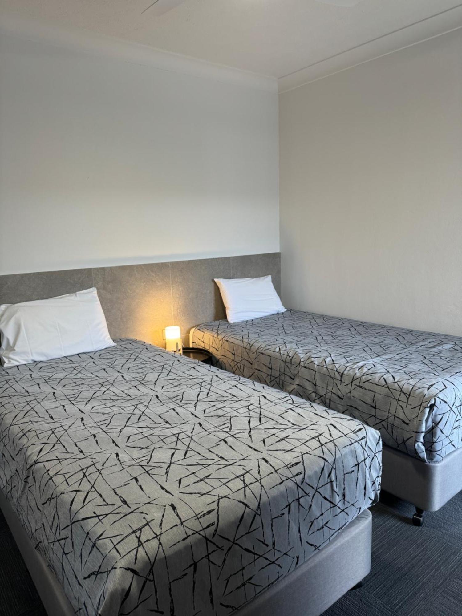 Longreach Motor Inn Экстерьер фото