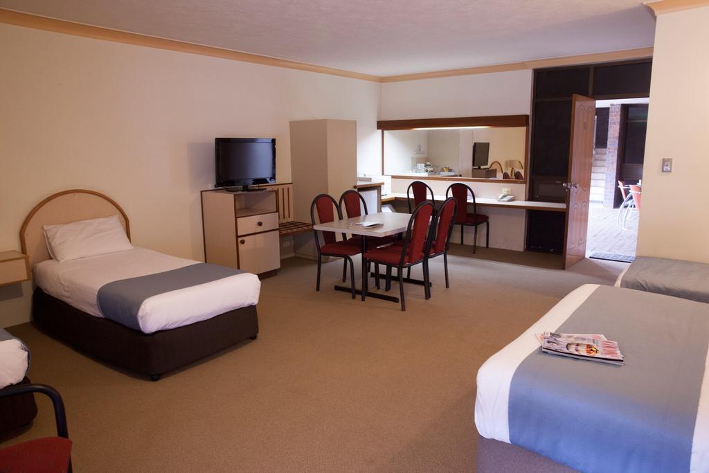 Longreach Motor Inn Экстерьер фото