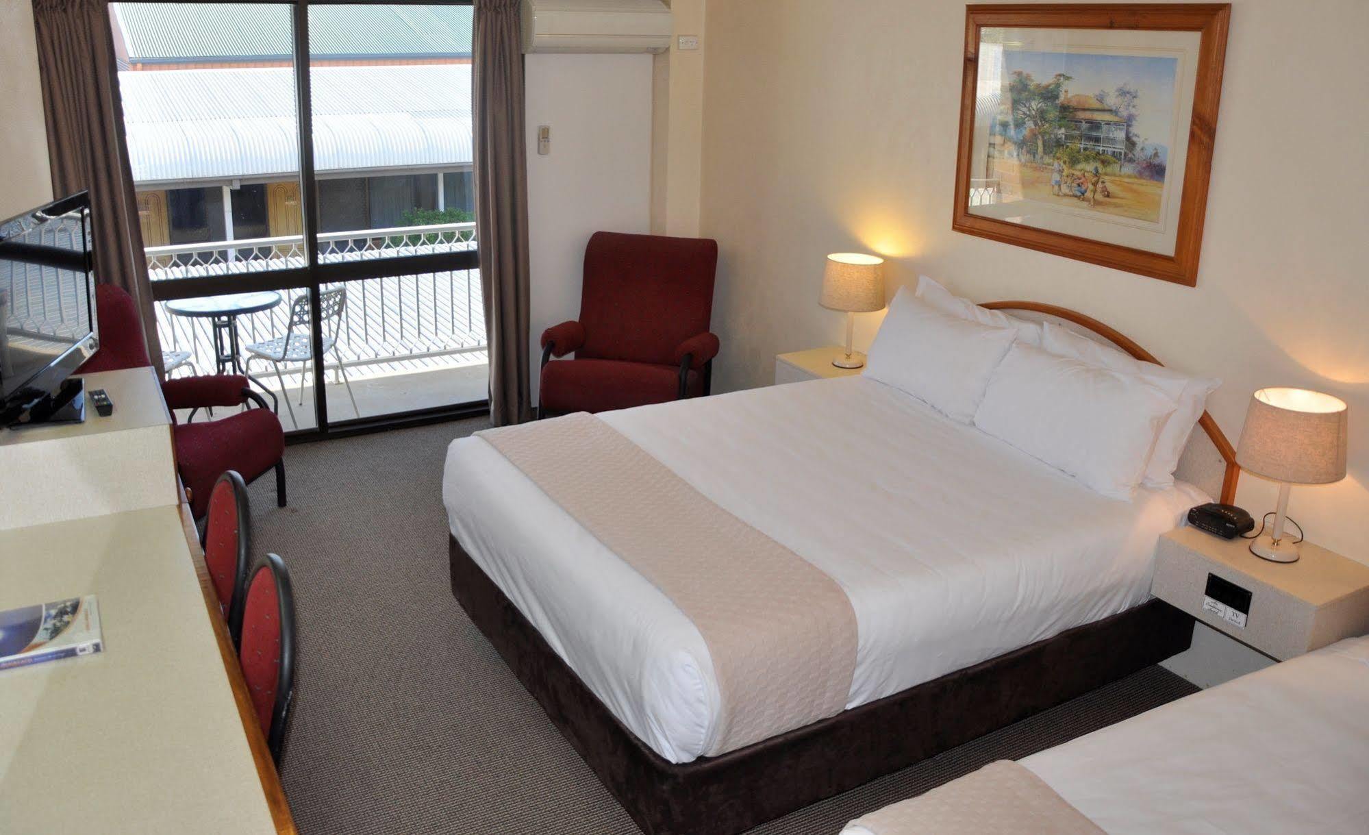Longreach Motor Inn Экстерьер фото